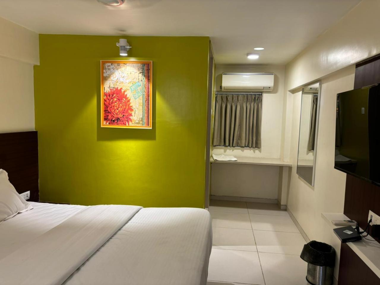 Hotel Haldi Nashik Ngoại thất bức ảnh