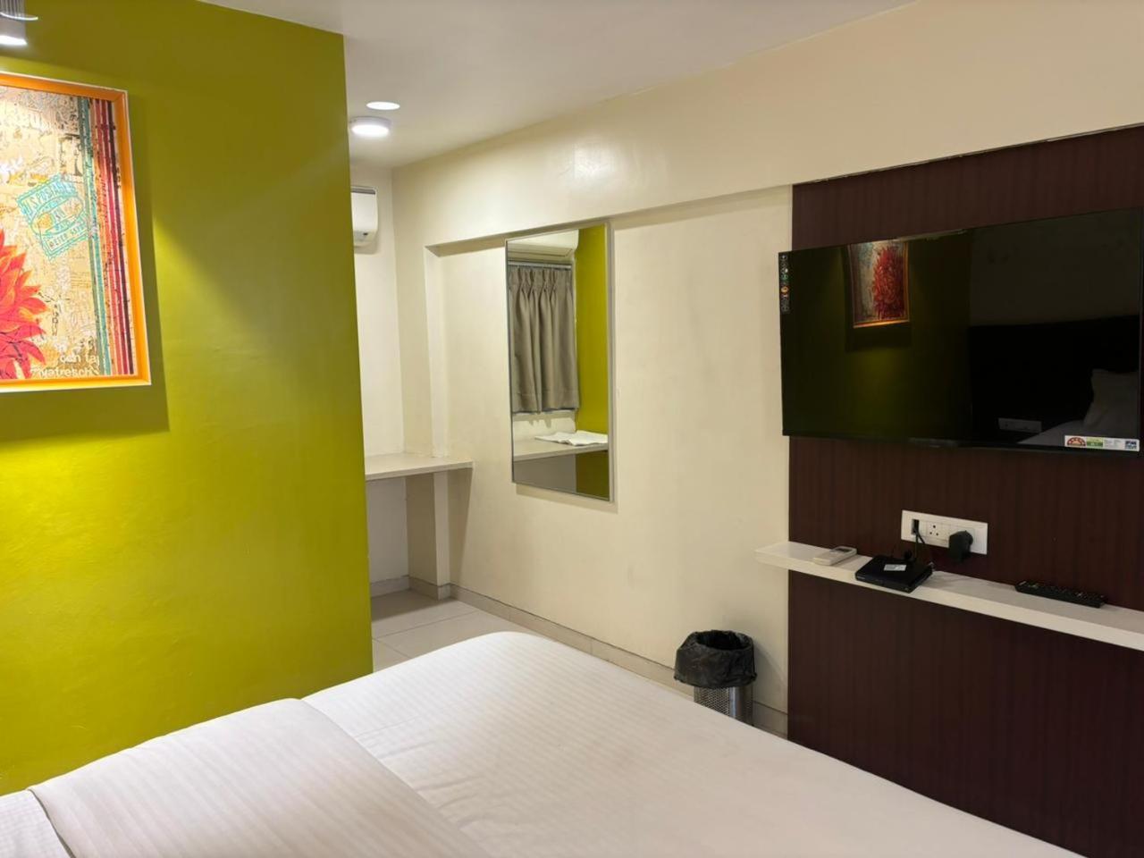 Hotel Haldi Nashik Ngoại thất bức ảnh