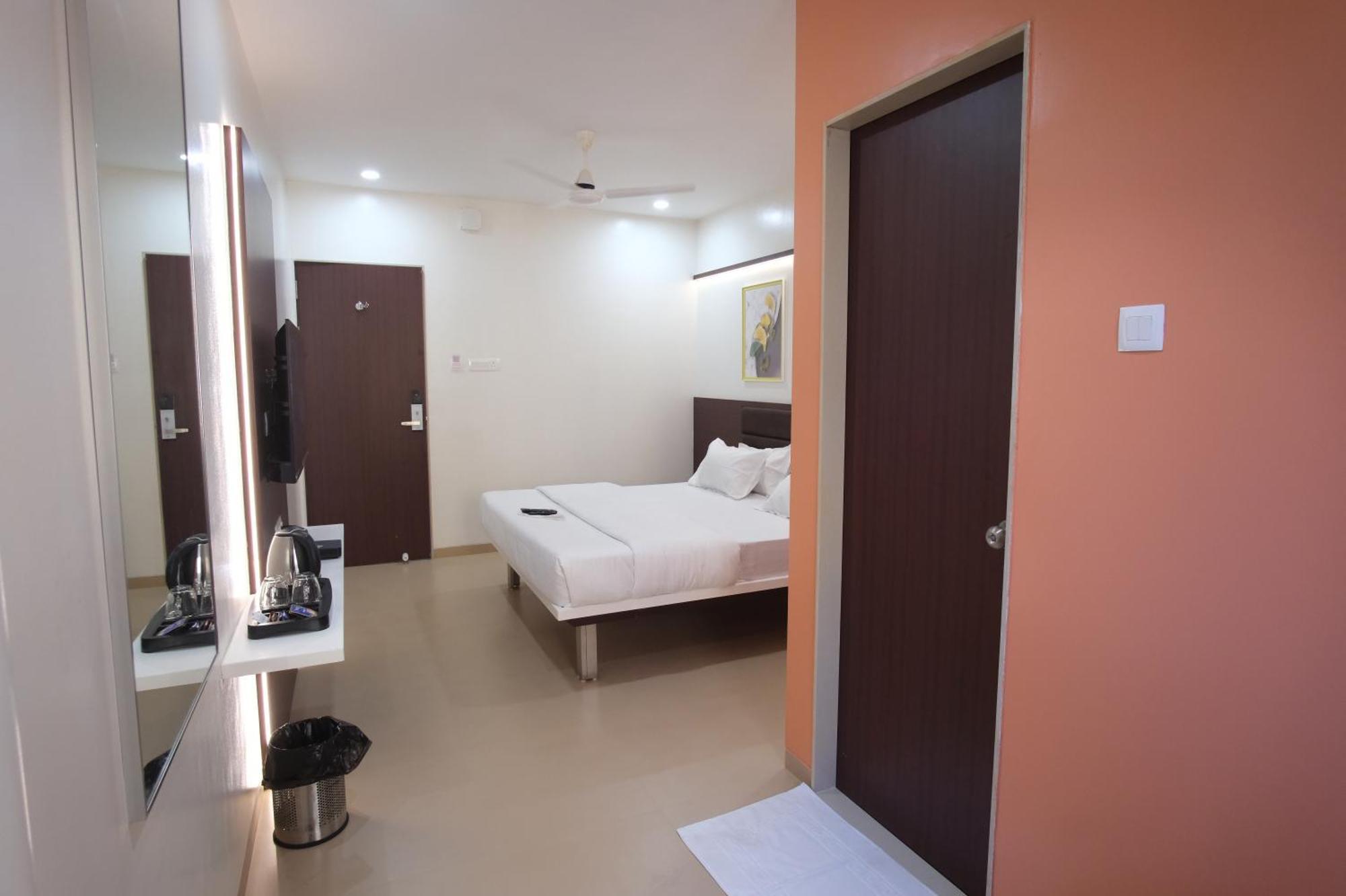 Hotel Haldi Nashik Ngoại thất bức ảnh