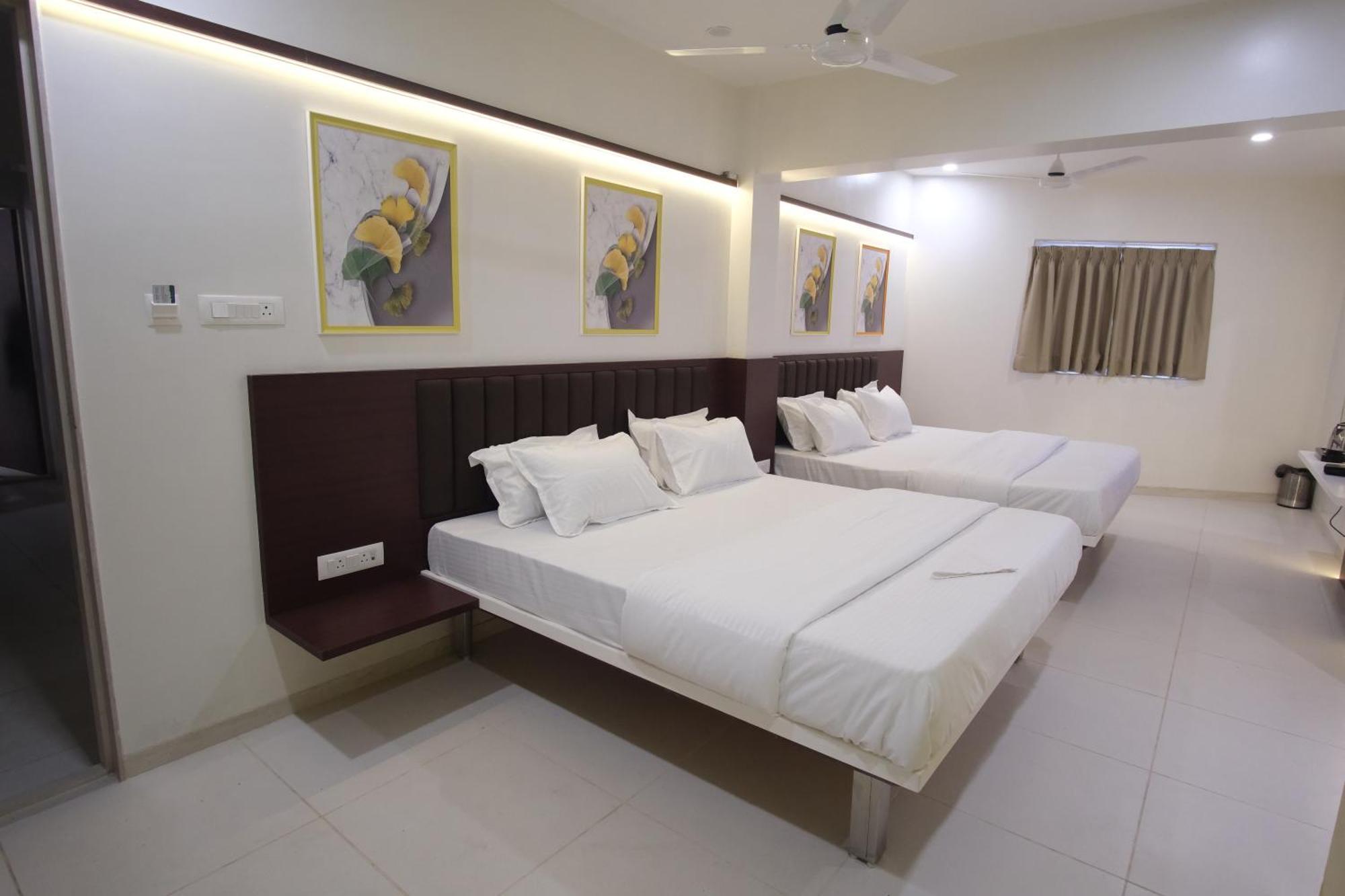 Hotel Haldi Nashik Ngoại thất bức ảnh