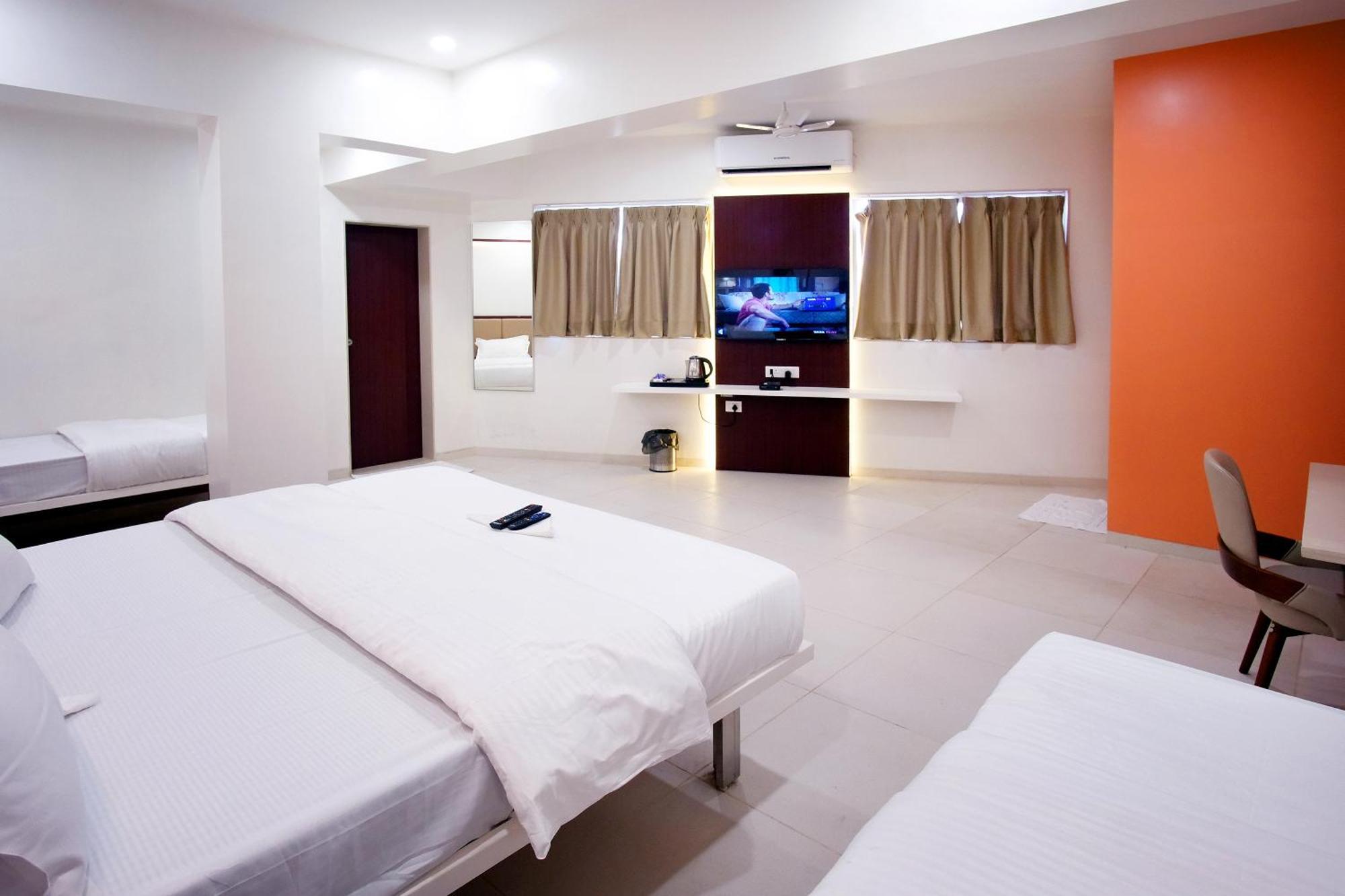 Hotel Haldi Nashik Ngoại thất bức ảnh