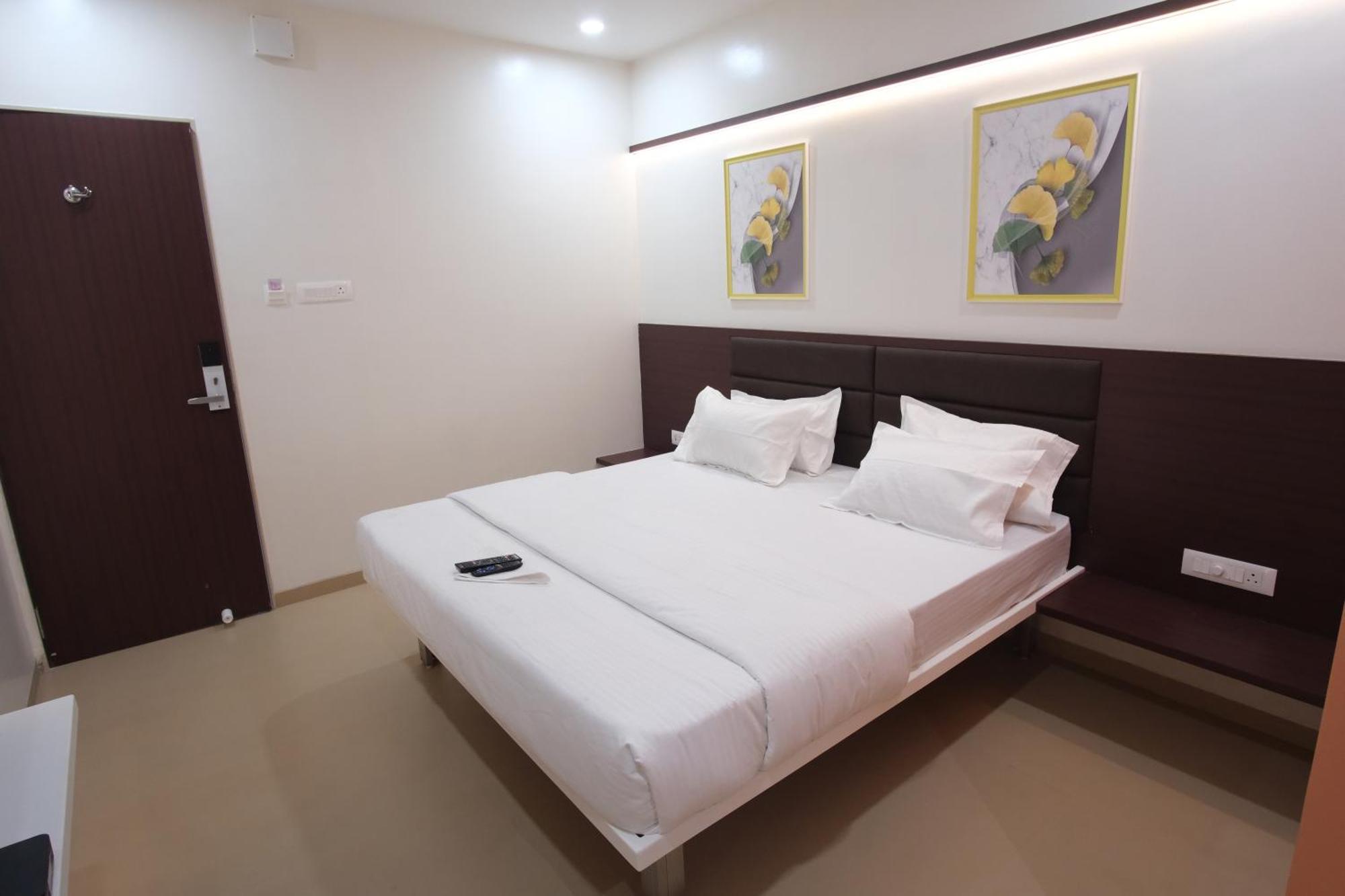 Hotel Haldi Nashik Ngoại thất bức ảnh