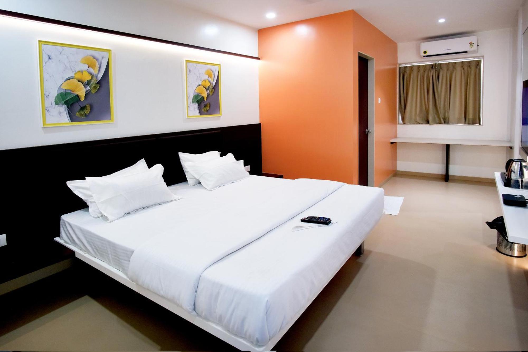 Hotel Haldi Nashik Ngoại thất bức ảnh