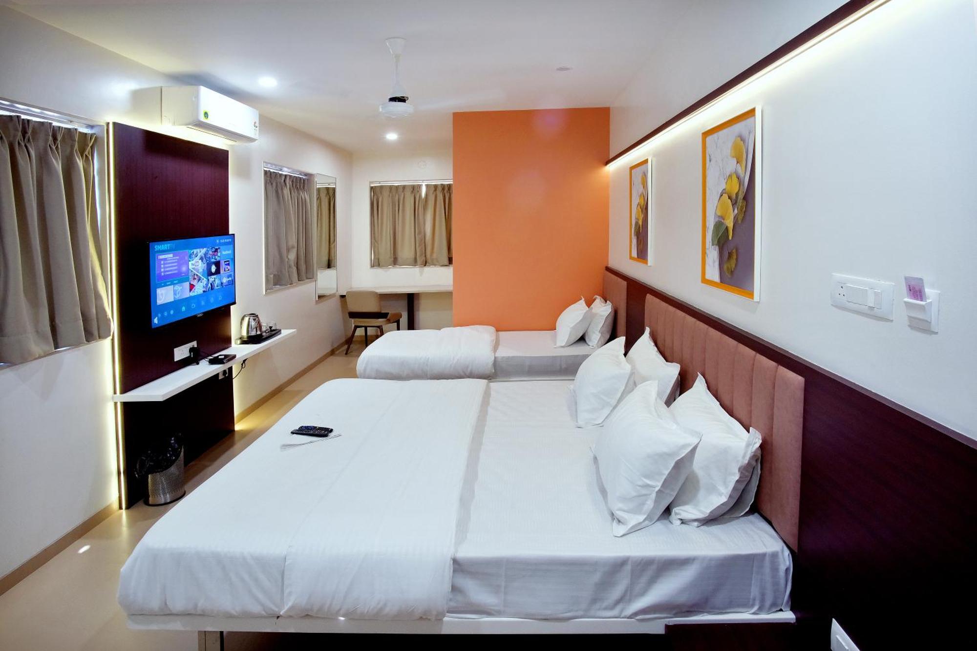Hotel Haldi Nashik Ngoại thất bức ảnh