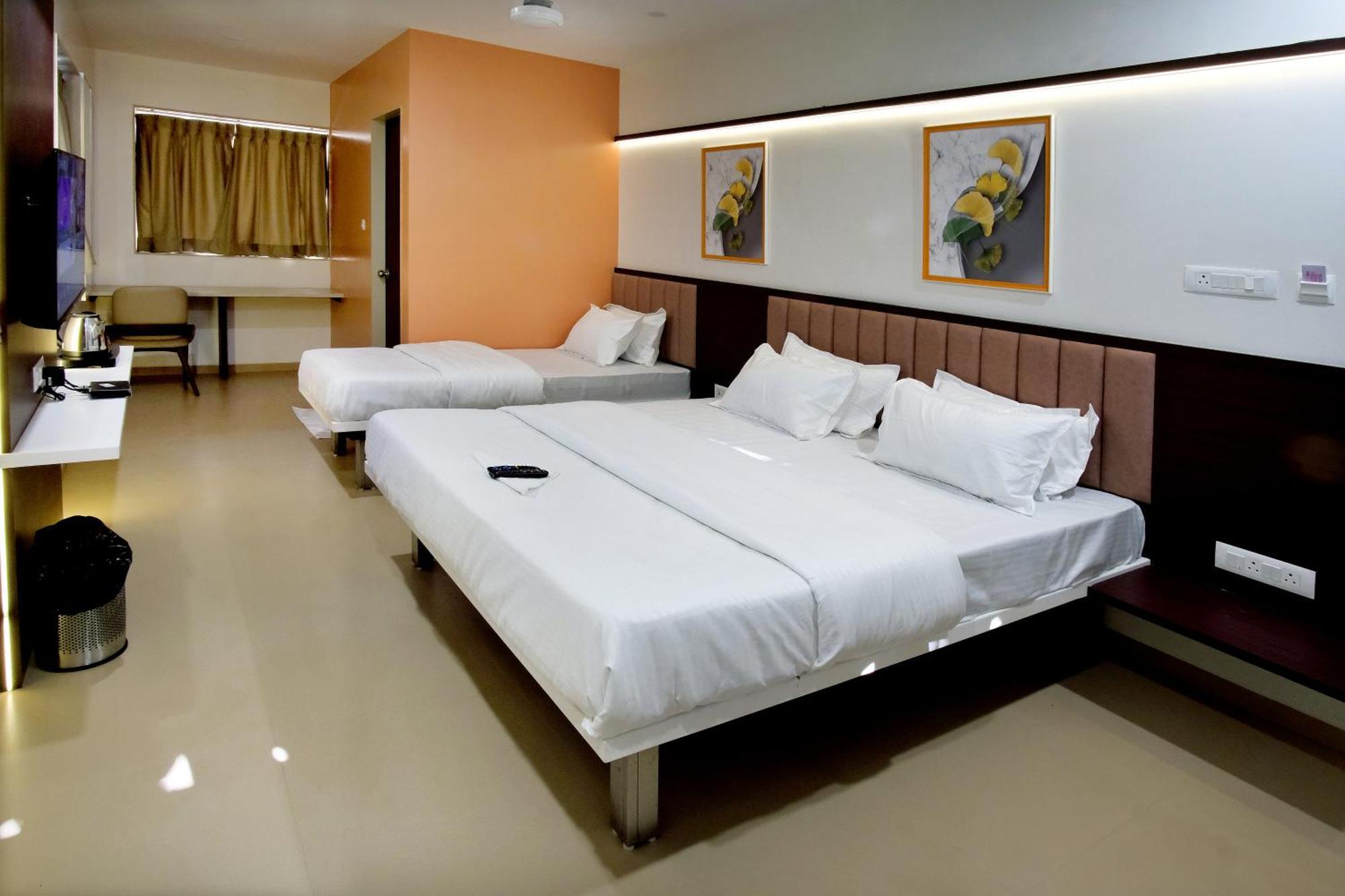 Hotel Haldi Nashik Ngoại thất bức ảnh