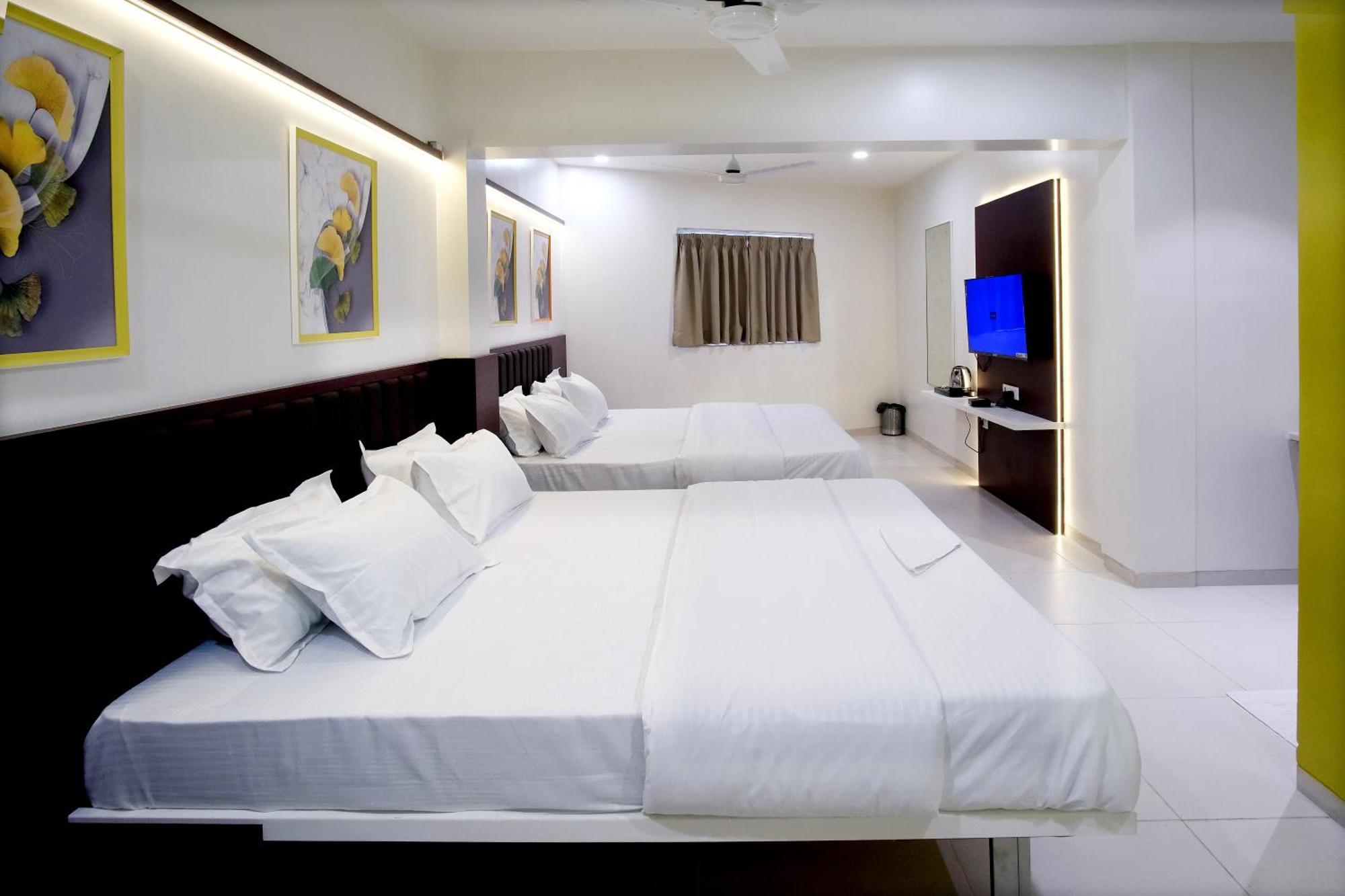 Hotel Haldi Nashik Ngoại thất bức ảnh