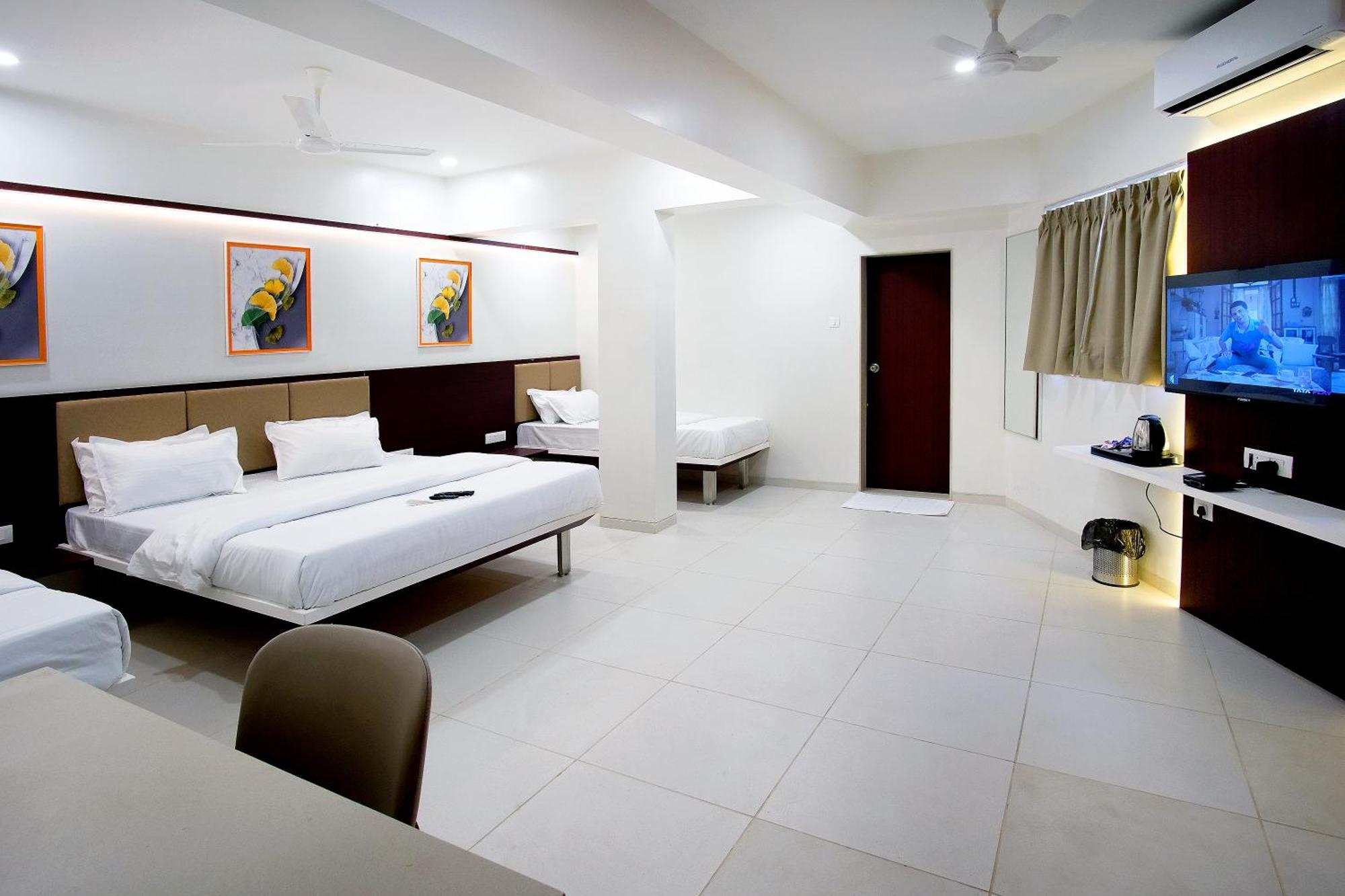 Hotel Haldi Nashik Ngoại thất bức ảnh